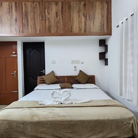 Ebs Guest House 尼杜巴塞莱 外观 照片