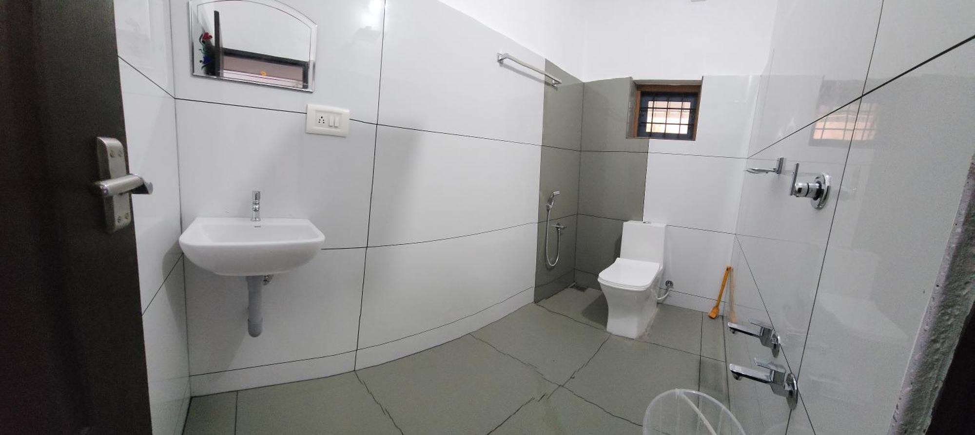 Ebs Guest House 尼杜巴塞莱 外观 照片
